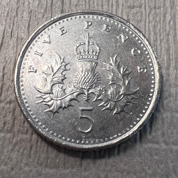2000 Elizabeth II Silver Coin - Picture 2 of 2